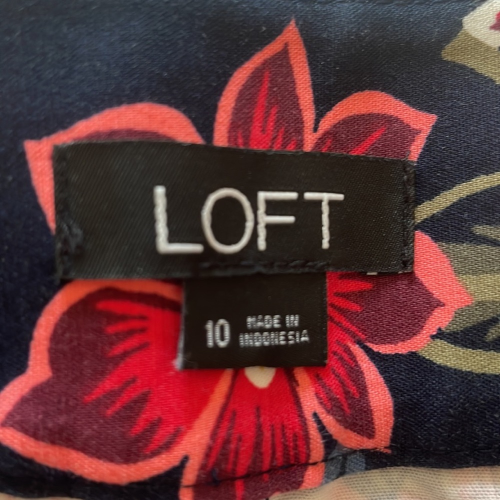 Loft Floral Shorts 6” Inseam - Picture 4 of 5